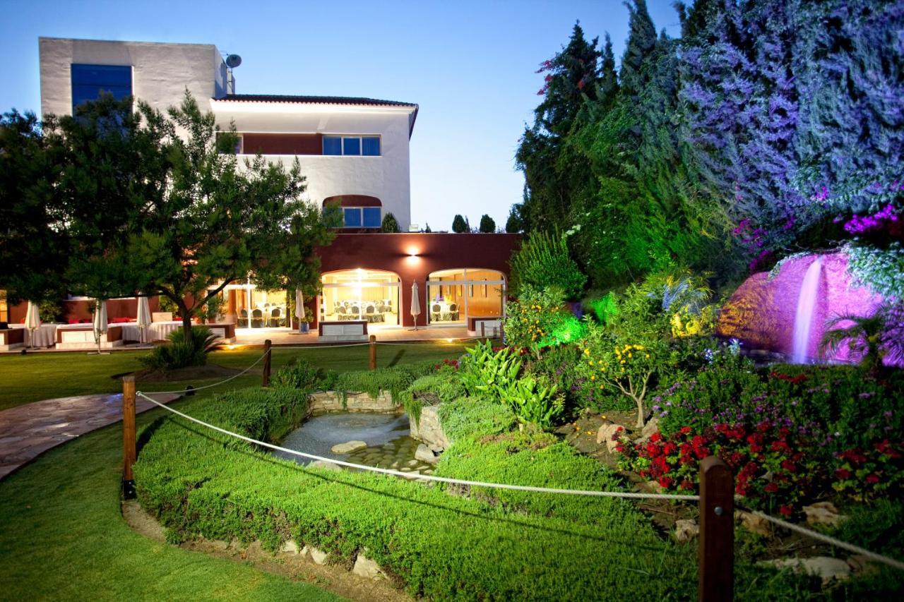 Hotel Cortijo Chico Malaga Airport à Alhaurín de la Torre Extérieur photo